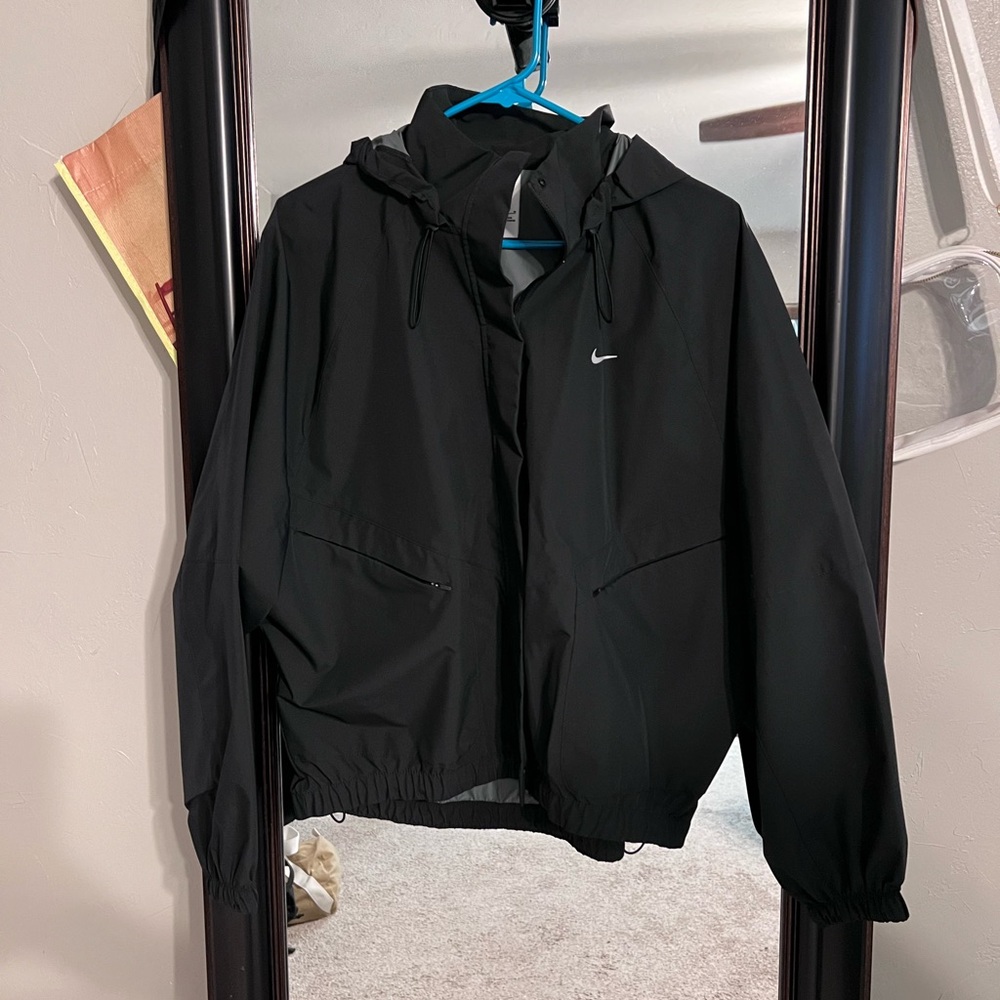 Nike Women's SWIFT stormfit Jacket M
